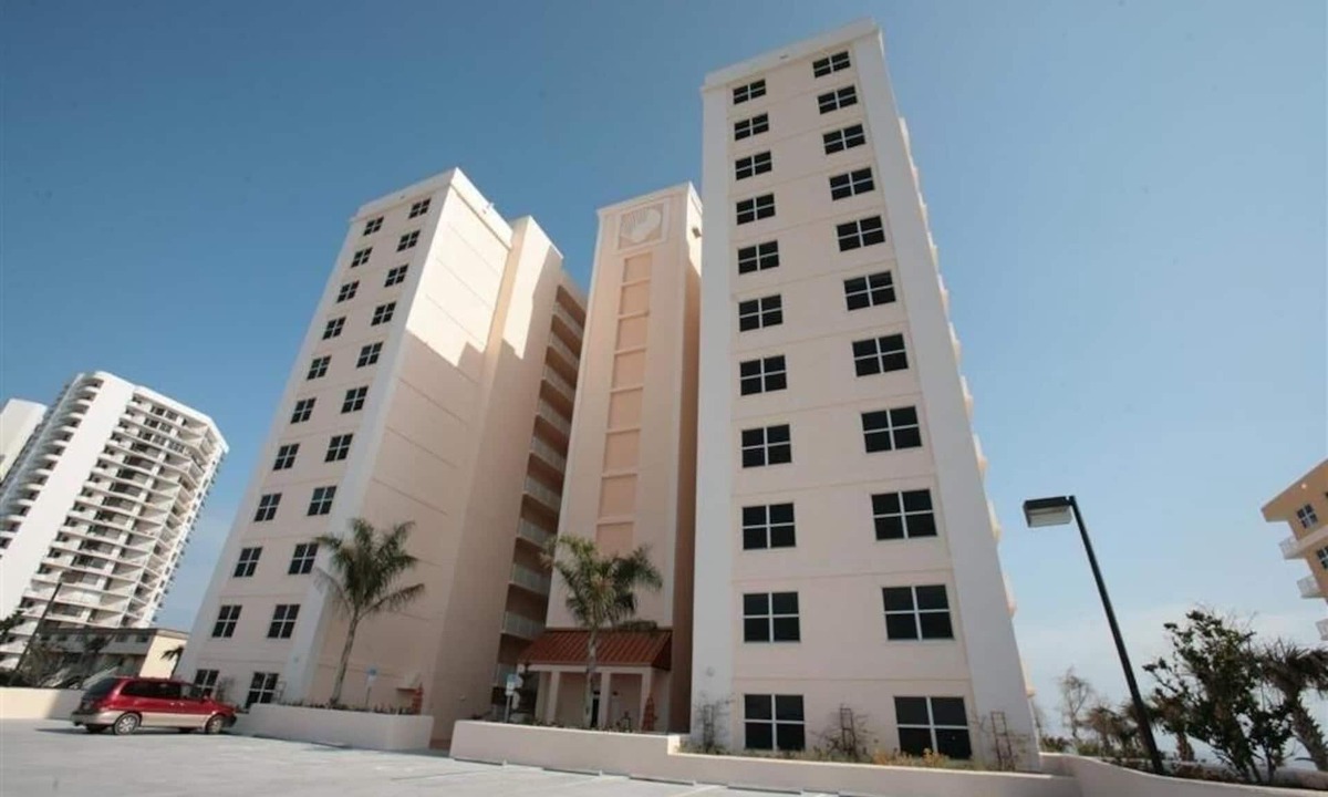 Daytona Beach Shores Condo | Luxury Ocean/Beach-front Condo . "Luscious Tranquilities" . 5th Floor