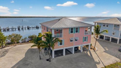 Matlacha Villa | Luxury Oceanfront Island Oasis with Fishing Kayaking Paddleboarding