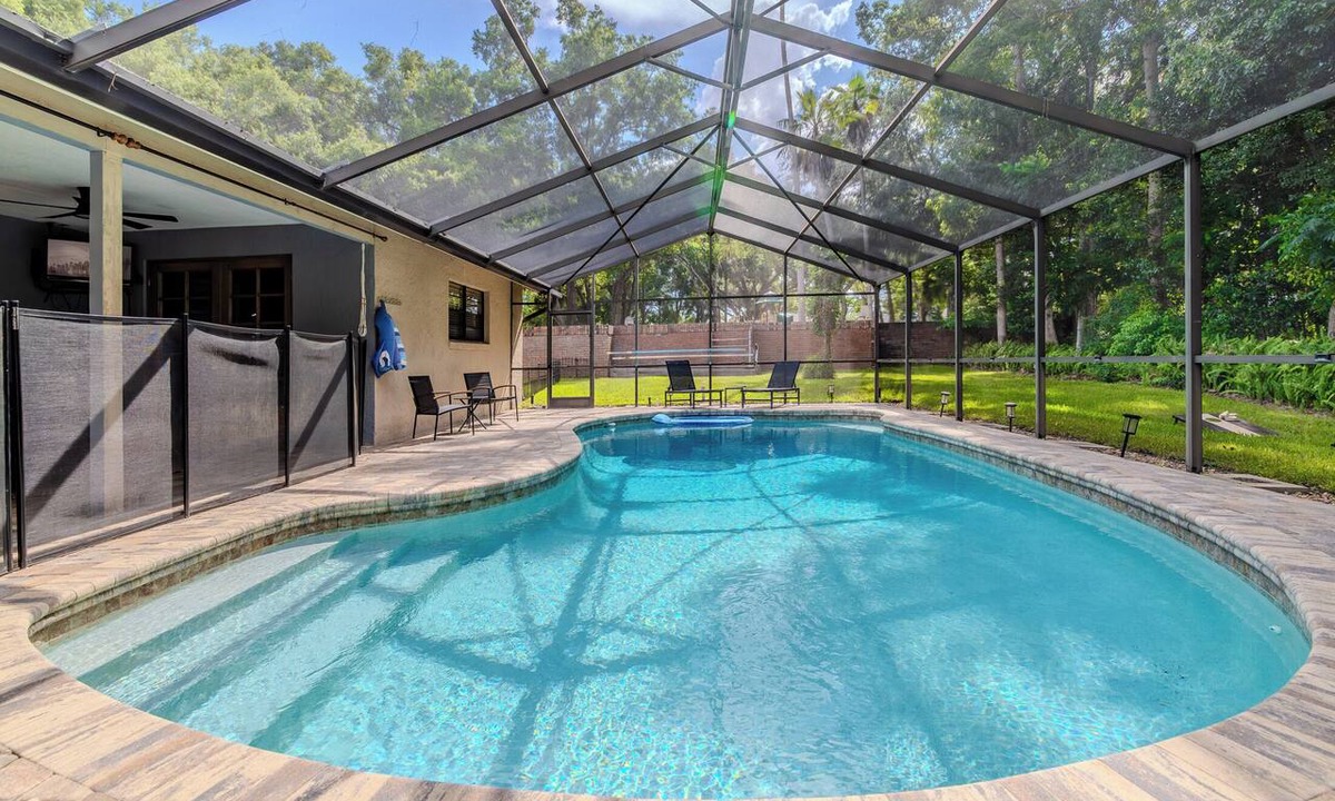 Longwood House | Luxury Pool Home-Near Orlando-5BR 3 Bath