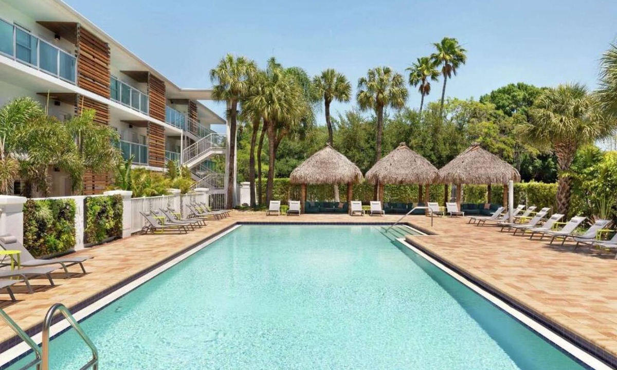Westshore Hotel | Luxury Retreat In Tampa | Free Airport Shuttle