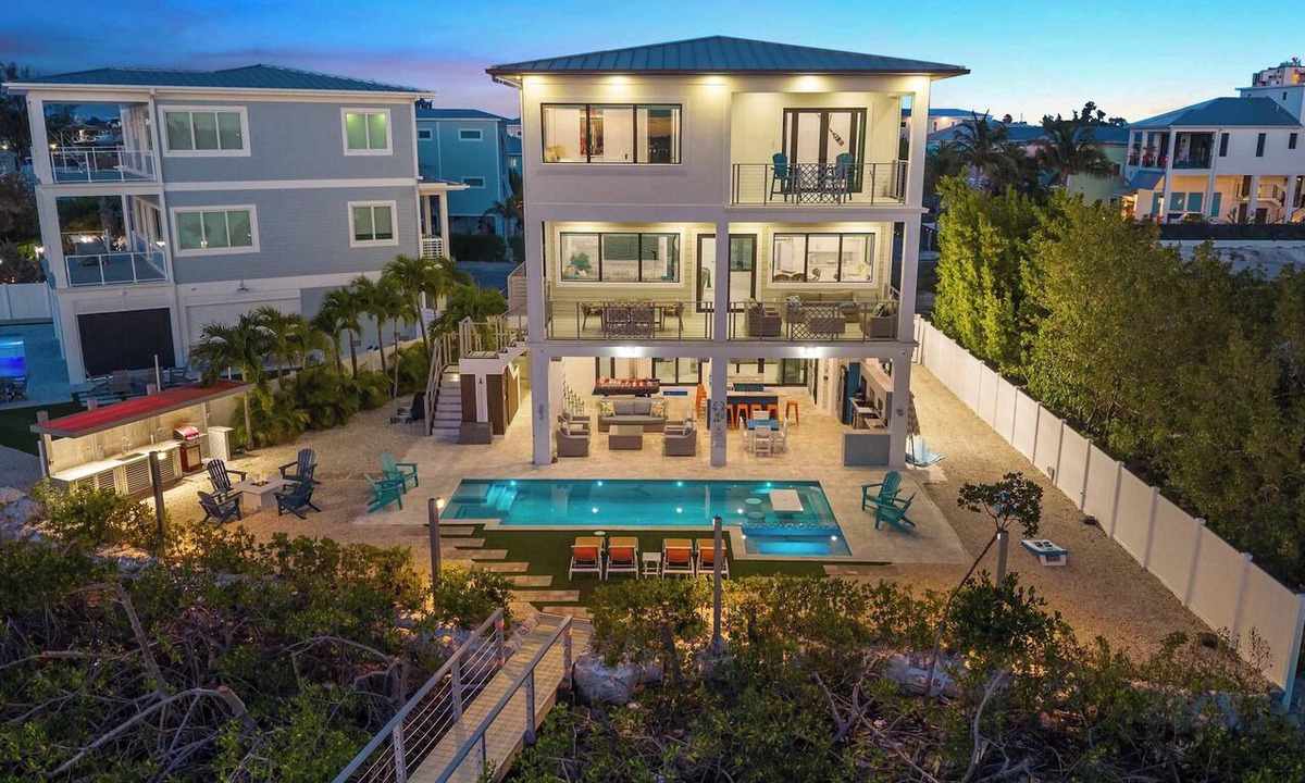Marathon House | Luxury Seaside Escape ~ Pool ~ Dock ~ Scenic Views