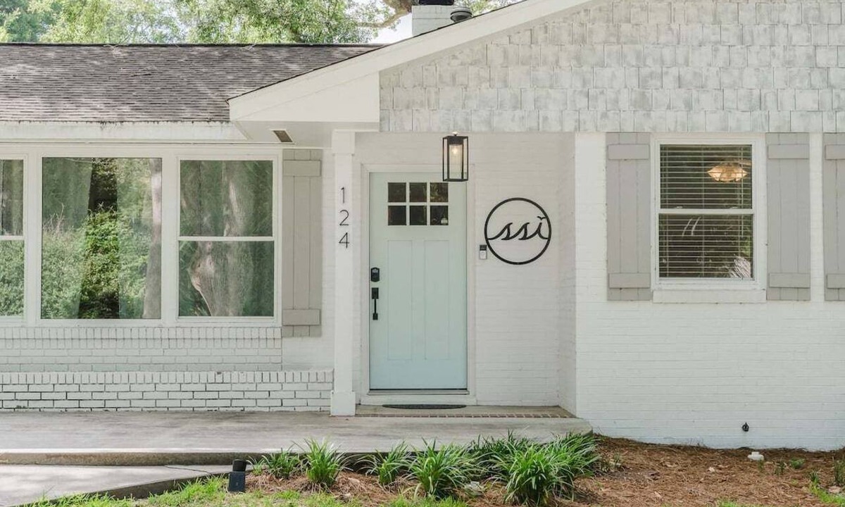 Saint Simons Heights House | Luxury St. Simons Island Vacation Rental with Private Pool | Sleeps 10