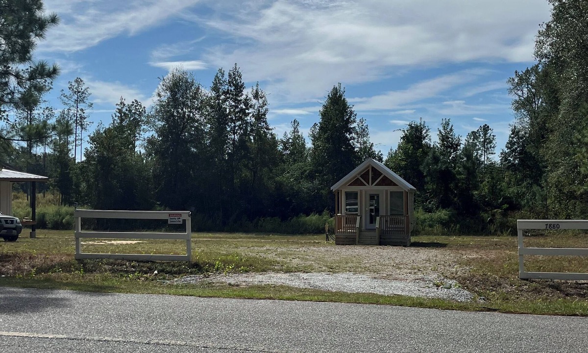Opelika Cabin | Luxury Tiny Home in the Country - 20 min to Downtown Auburn!