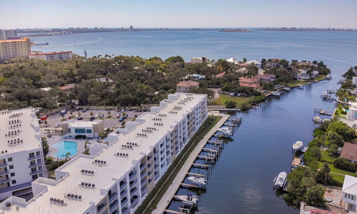 North Trail Condo | Luxury Waterfront Condo with Sunset Views , Sleeps 6