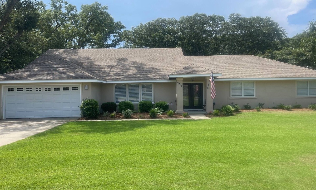 Pensacola House | Magnolia Breeze! Pet Friendly with Pool! 3 miles to Pensacola Beach!
