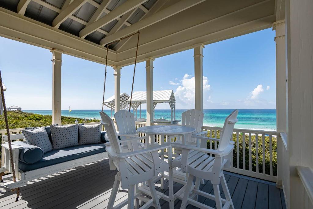 Seaside House | Magnolia Honeymoon Cottage