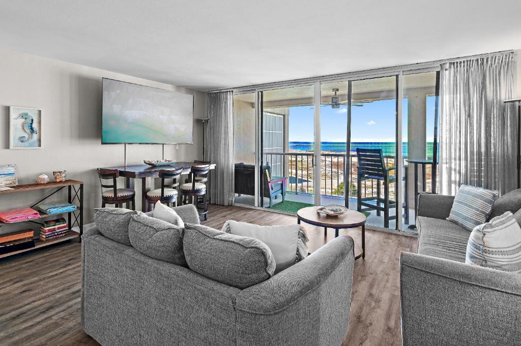 Holiday Isle Apartment | Magnolia House 508 At Destin Pointe Resort