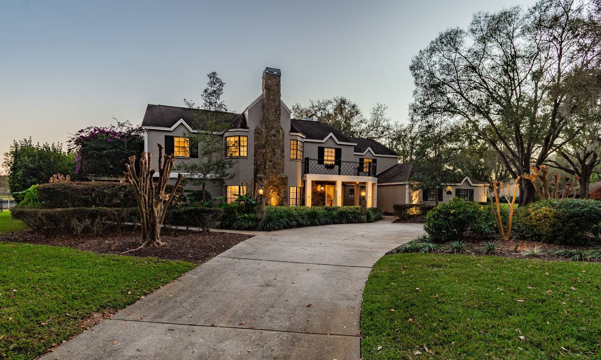 Lake Brant House | Majestic Brant Manor: Stately 8 Bdrm, Lakefront Manor w/Pool, 15Min to City