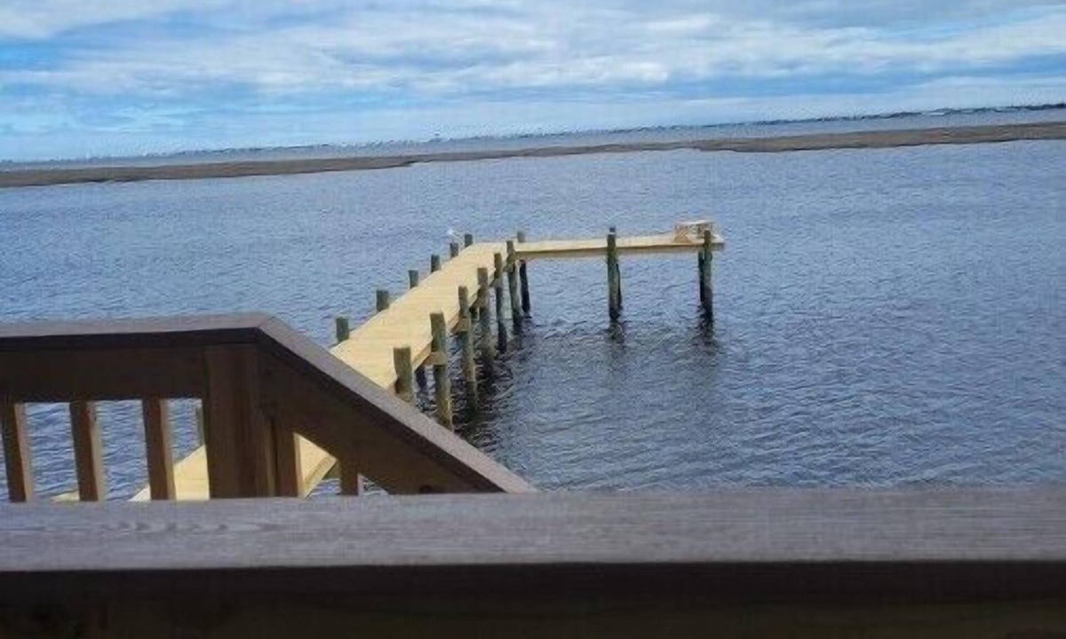 Manahawkin House | Mallard Island home. located at 1375 e mallard dr Manahawkin 08087