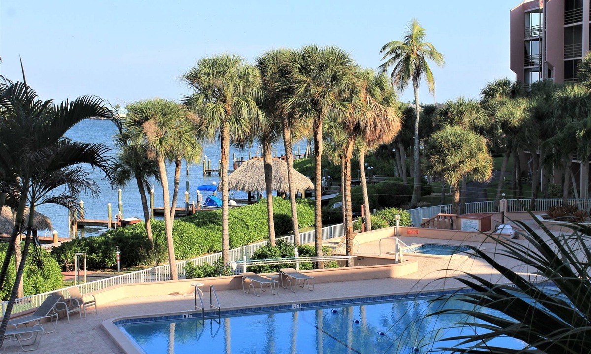 Marco Island Condo | Marco Island Riverside Condo - Enjoy Off-Season Amazing Deals.