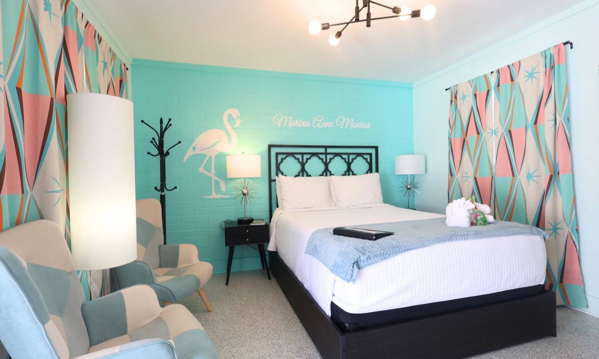 Port St. Joe Hotel | Marina Anne Monroe | Cool Mint Boutique Suite