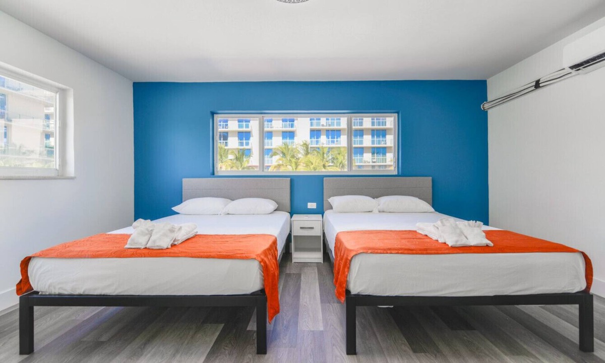 Hollywood Condo | MARINER M26 · Fantastic 1/1 Bedroom Steps away from the beach!