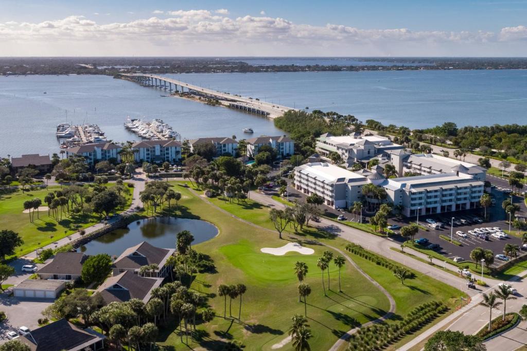 Stuart Hotel | Marriott Hutchinson Island Resort & Beach Villas, Golf & Marina