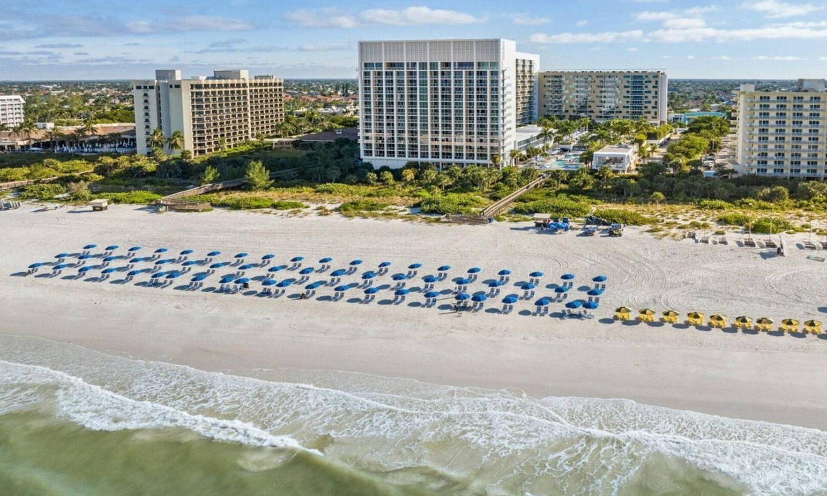 Marco Island Resort | Marriott’s Crystal Shores: 2 Bd. Poolside Family Paradise Awaits on Marco Island