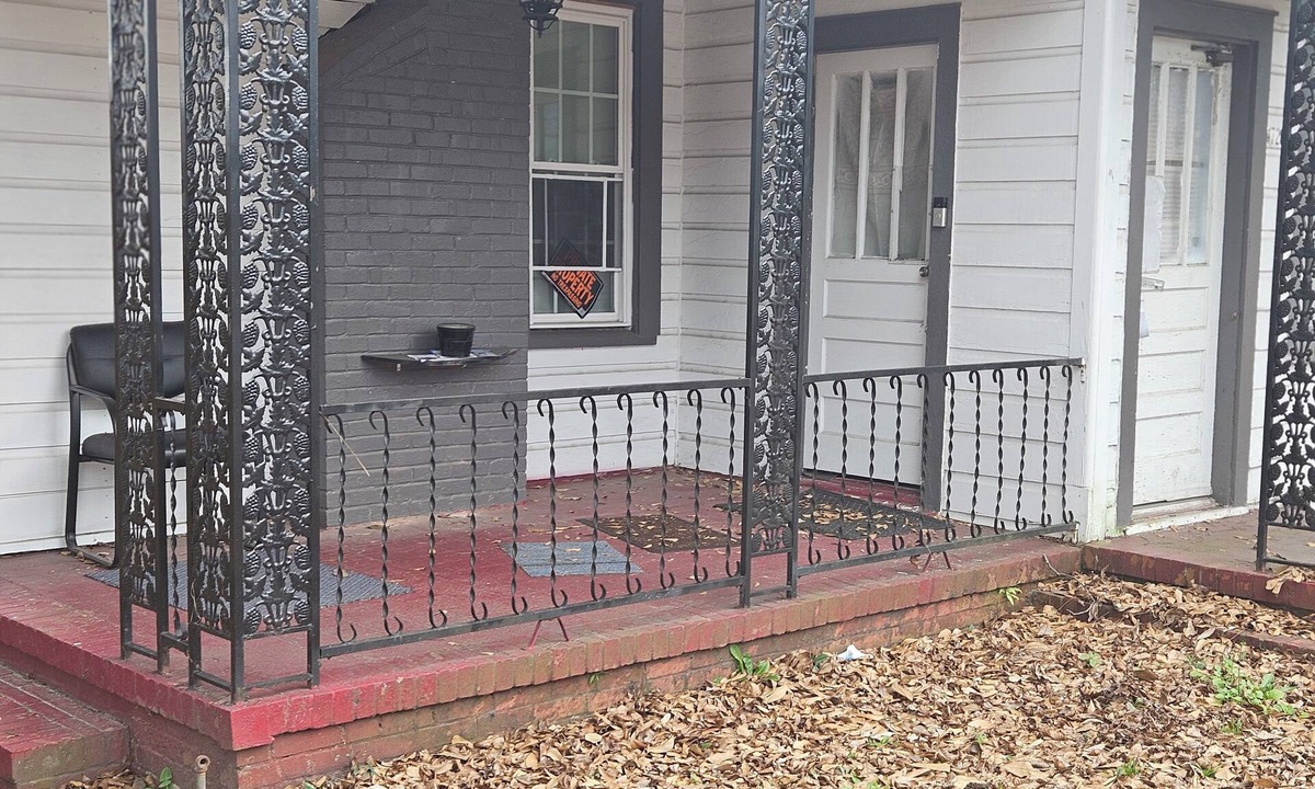 Augusta House | Master's Ready Phenomenal 3-bedroom 2 bath house in charming Augusta