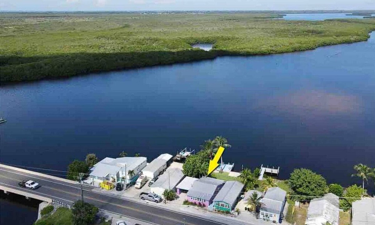 Matlacha Apartment | Matlacha Cottage 2/2 remodeled& sunsets!