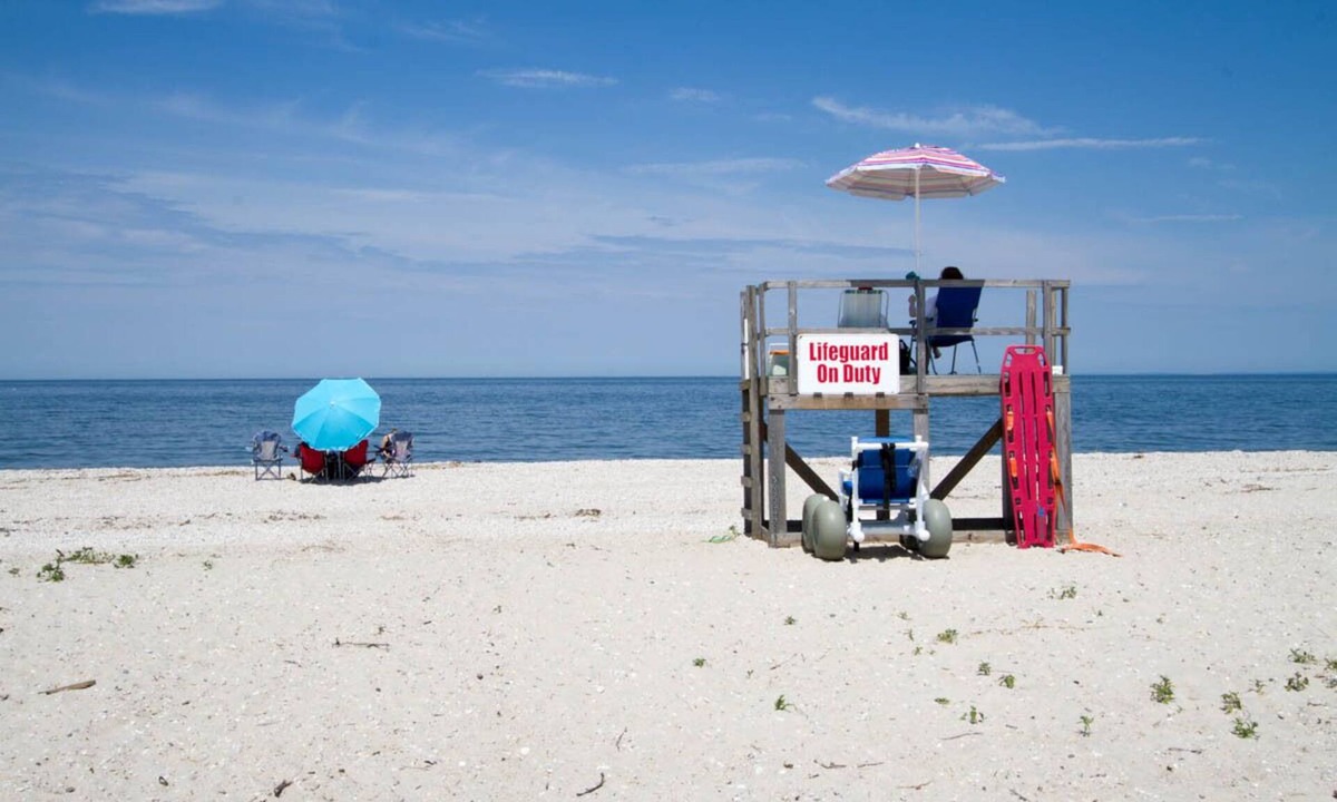 Mattituck Apartment | MATTITUCK #1 Winery and Beach Town !