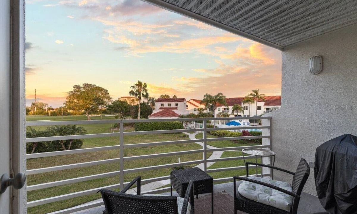 Isla del Sol Condo | Mermaid Drive: Vista Verde East 240
