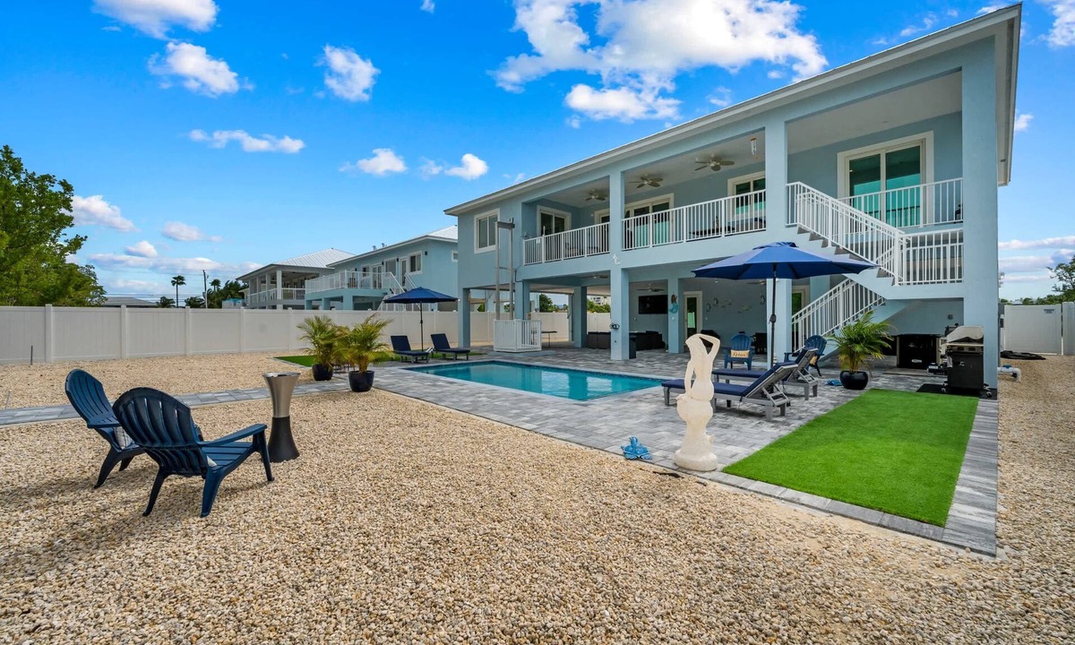Marathon Villa | Mermaid's Paradise ~ Pool ~ Dock ~ Games ~ Views!