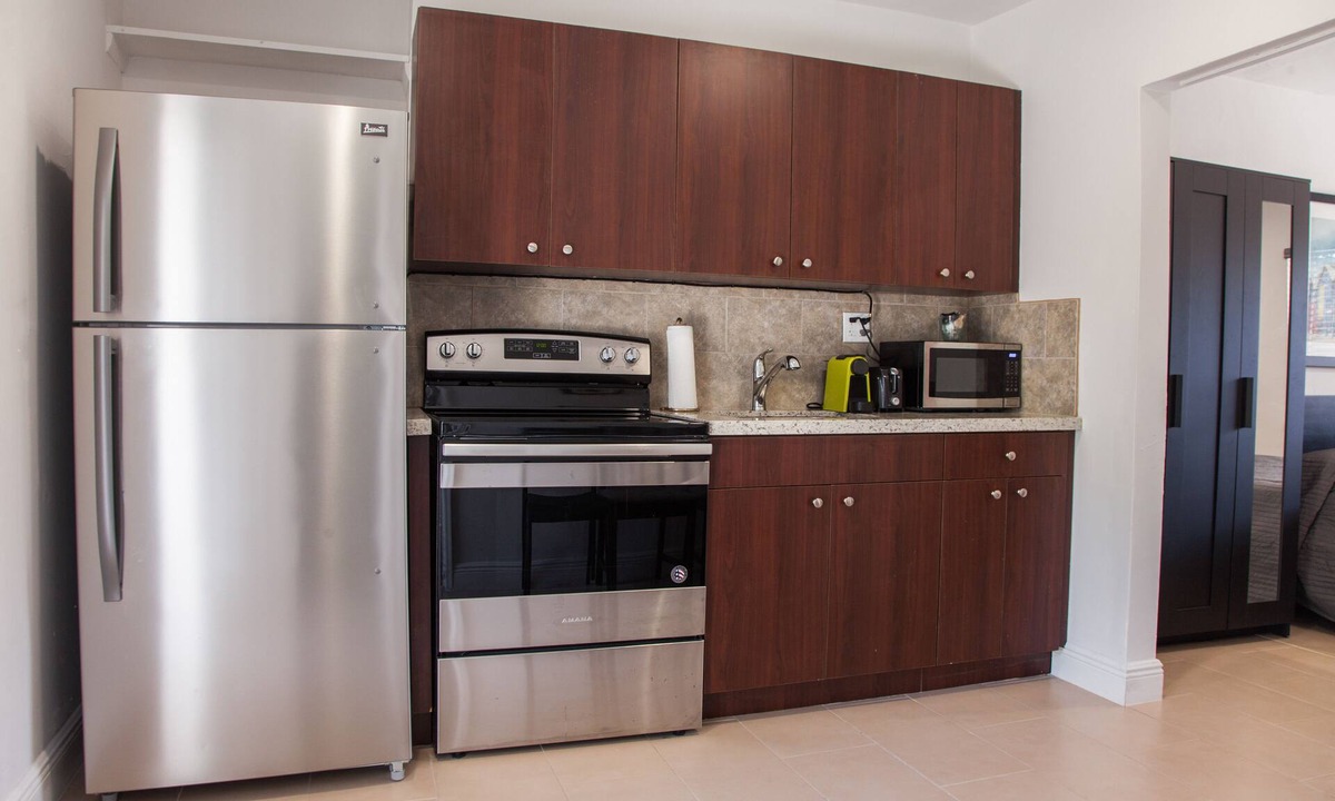 Buena Vista Apartment | Miami Modern Studio in Historic District 12