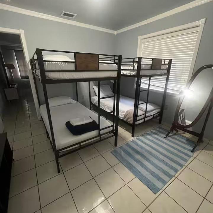 Little Havana House | Mighty Miami - Private Room 6 Beds