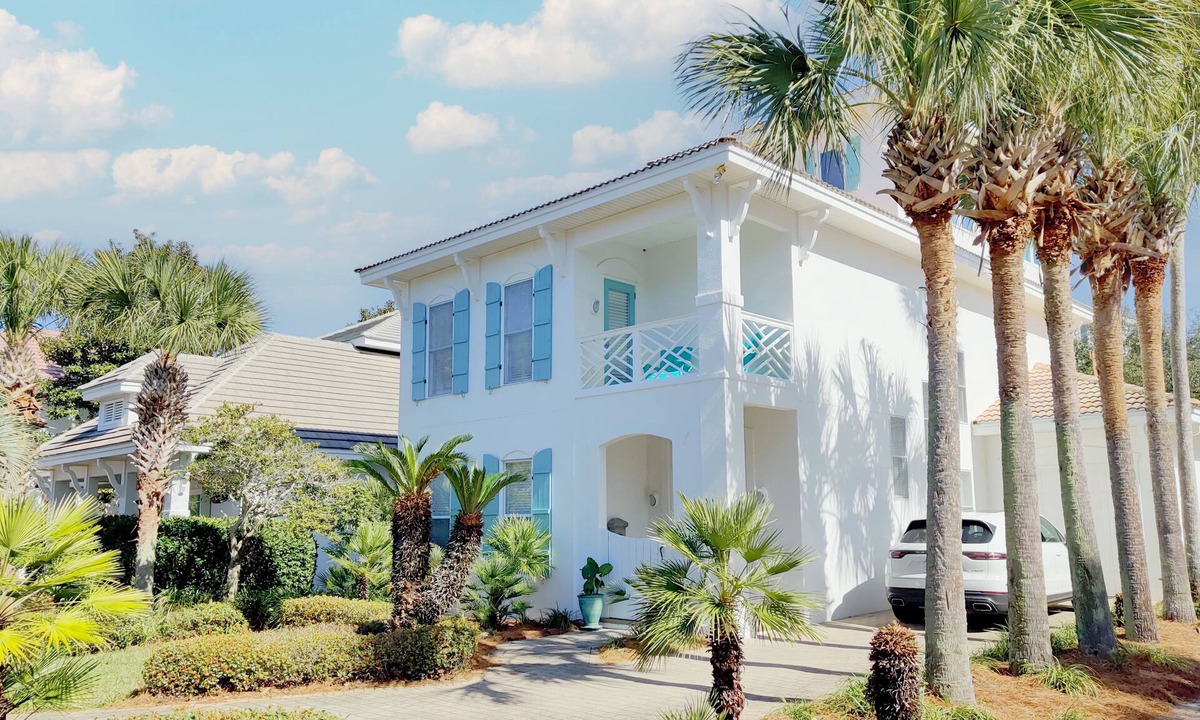 Destin Villa | Million dollar villa · Beachfront neighborhood · Free cruise · Resort amenities