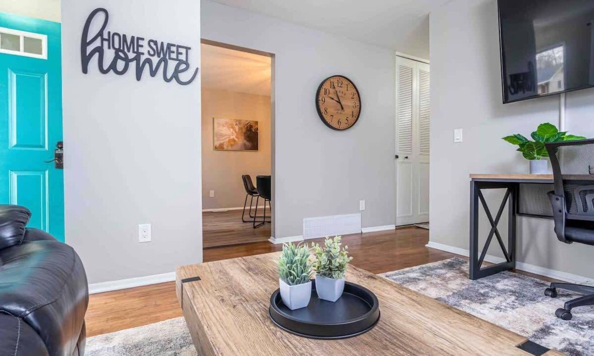 Lansing House | Mindfully Mellow | 3Bd 1Bath - Berwick