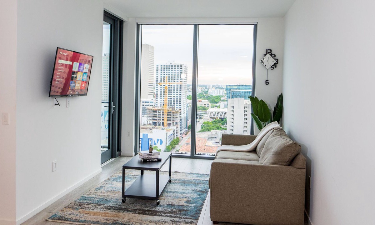 Overtown Condo | Modern 2BR Condo, Heart of Downtown Miami, and Infinity Pool with City Skyline