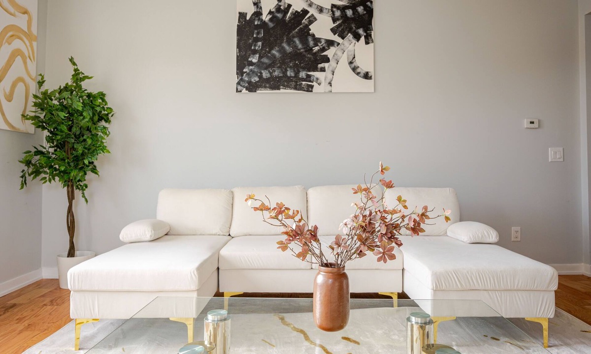 Southeast Yonkers House | Modern 3BR Home Private Balcony Free Parking Easy NYC Access