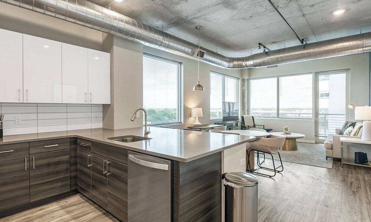 Historic Old Northeast Apartment | Modern Apartment in Prime Location (ID3063)
