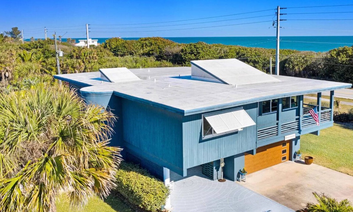 Melbourne Beach House | Modern Beach House with pool. Amazing sunrises