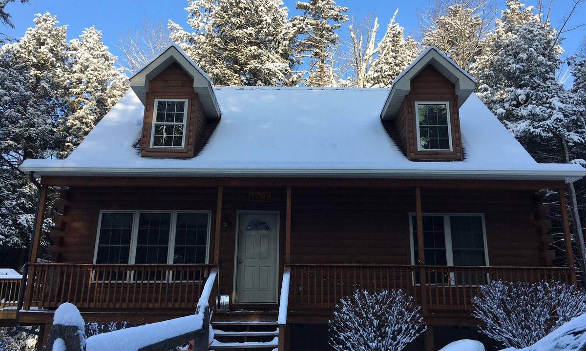Windham Cabin | Modern cabin w/all Amenities in Windham -> 5 minutes to Skiing