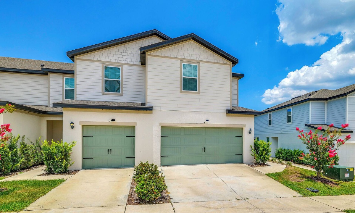 Dundee House | Modern Dundee Townhome Near Lakes & Legoland!