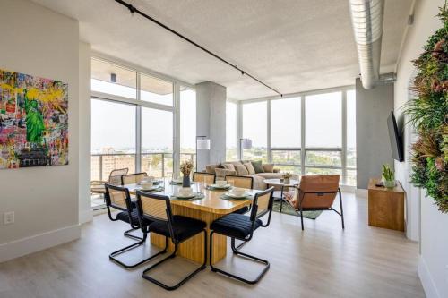 Historic Downtown Apartment | Modern Loft 15 Min from NYC with City View & Pool