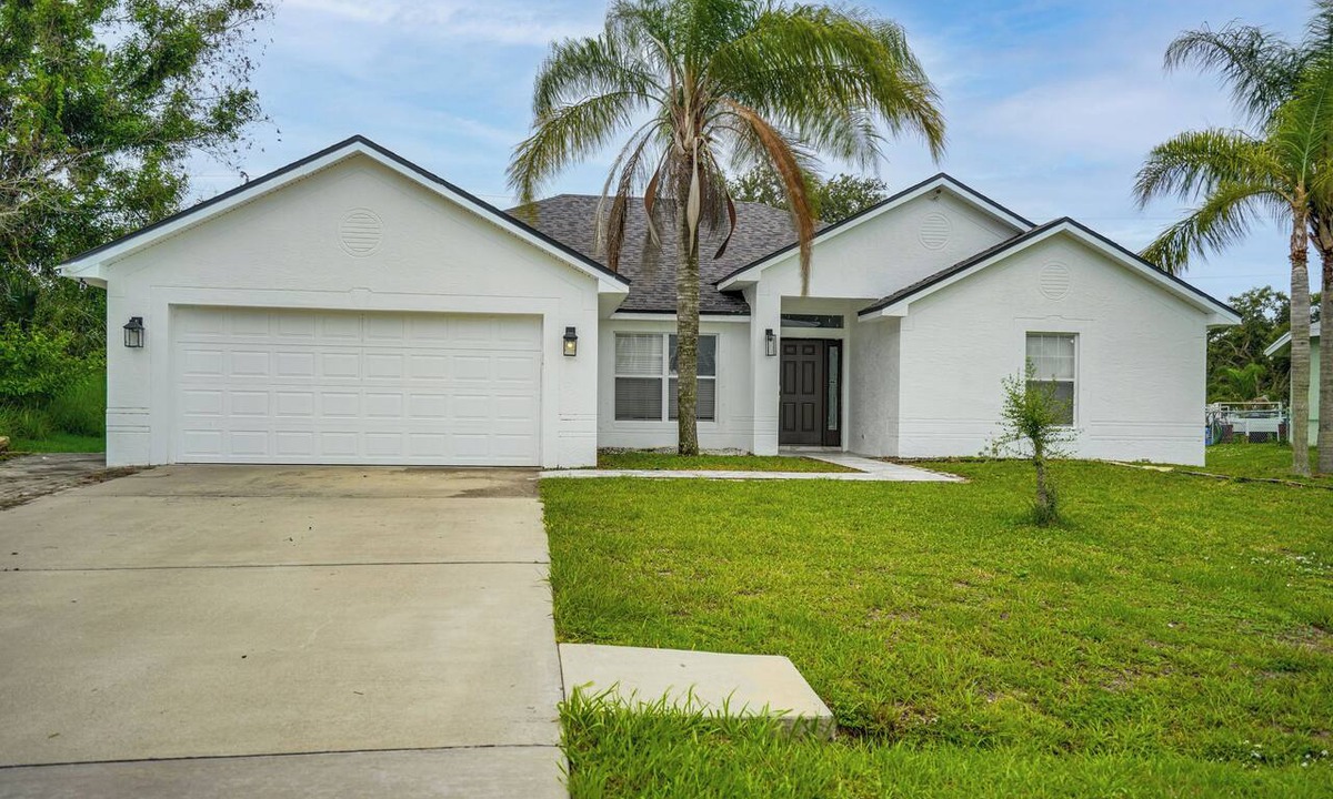 Port Saint Lucie House | Modern Port St Lucie Home: Shop, Dine & Unwind