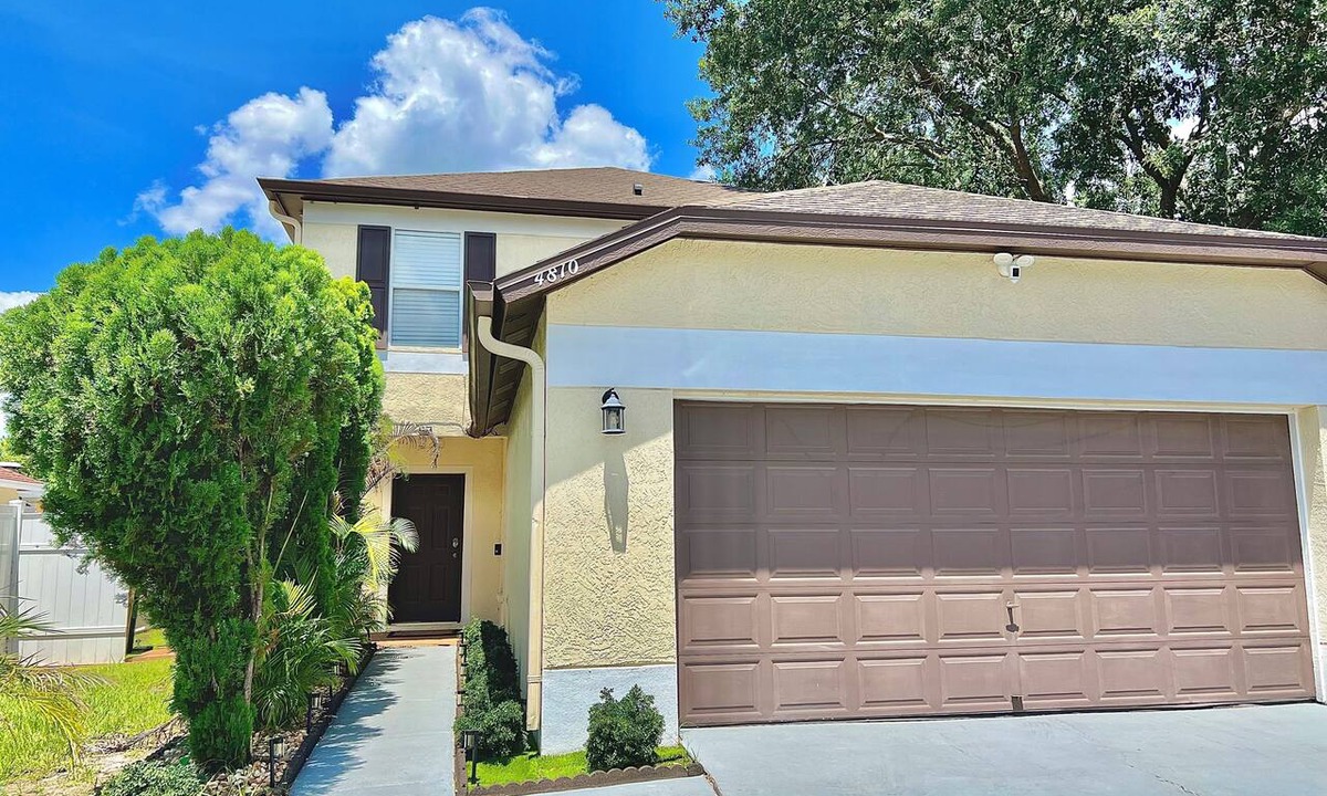 Seffner Community Alliance House | Modern & Spacious Tampa Home 3bed 2bath + backyard Lanai. Great location!