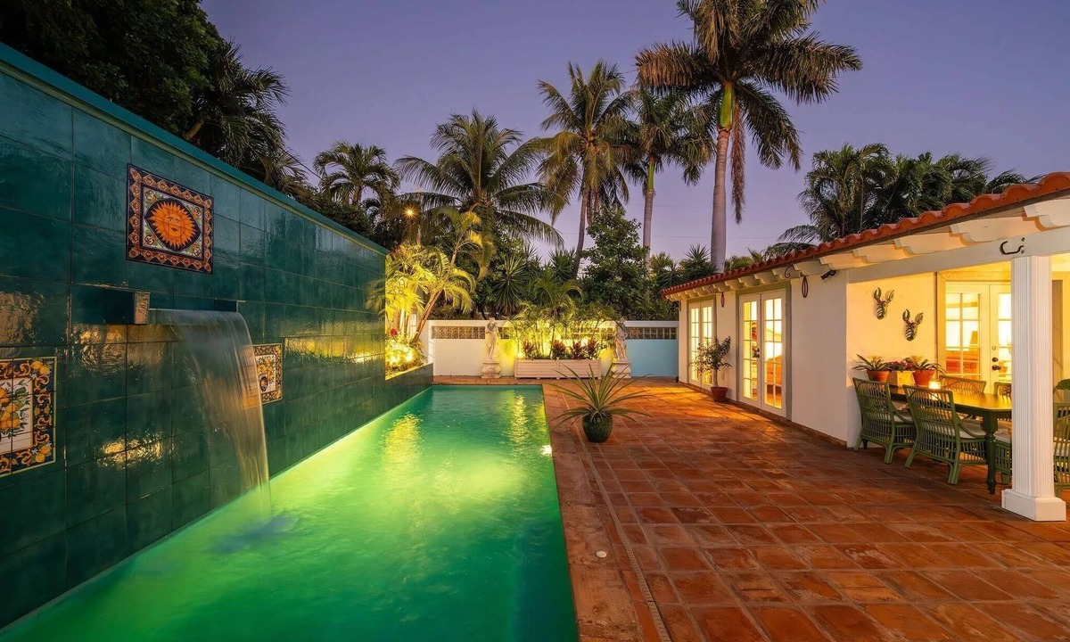 New Town House | Monthly rental-1 level, 4-bed, 3 bath, quiet home, private sunny pool, parking