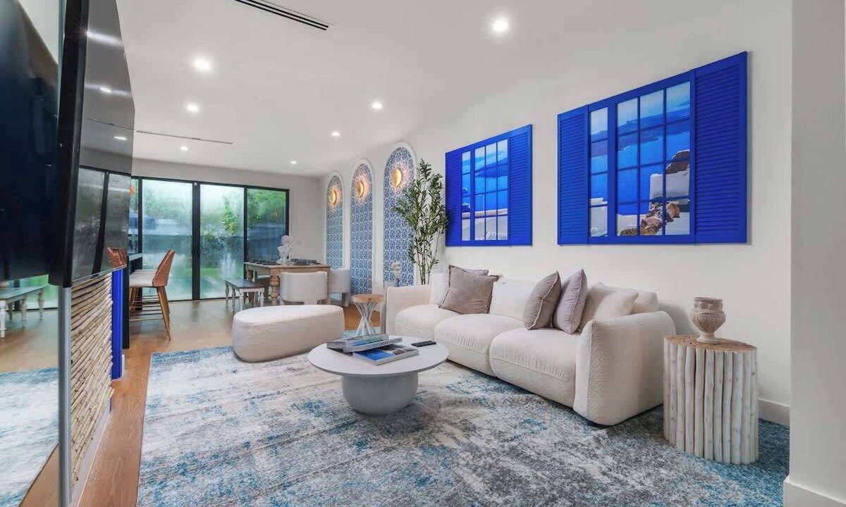 Buena Vista House | Mykonos Luxe, Pool, BBQ, Gated, Design District