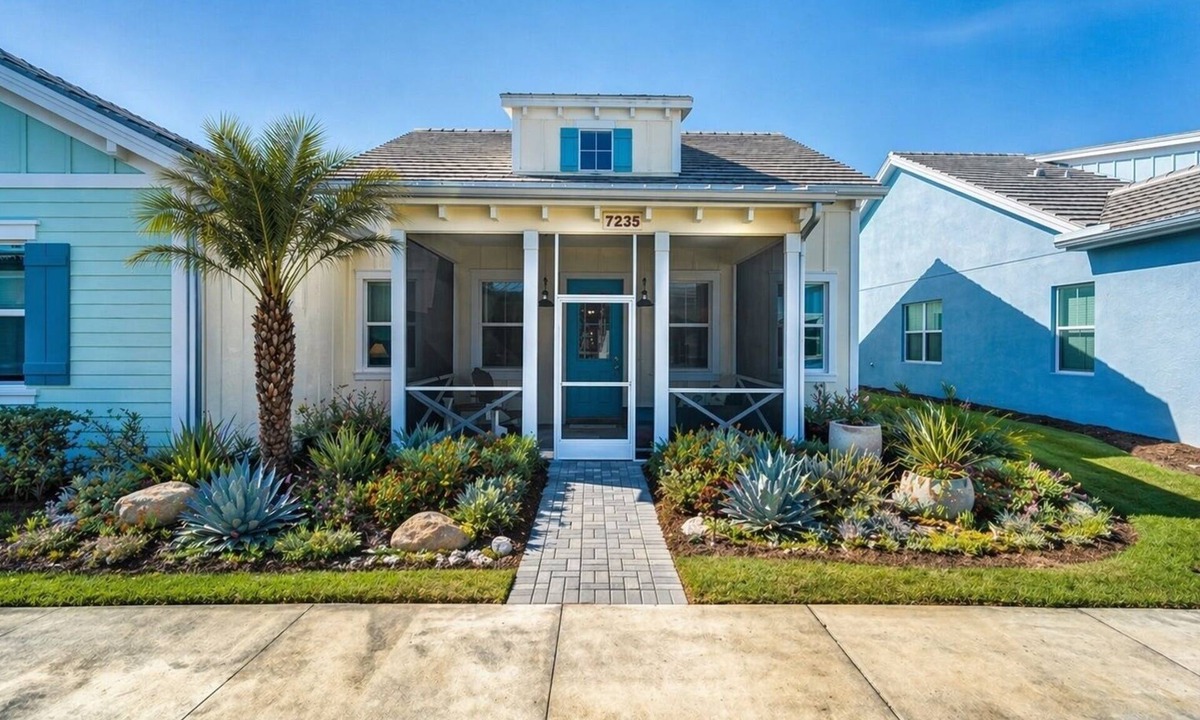 Naples Cottage | Naples Luxury Cottage-Stylish 2BR in Premier Luxury Community