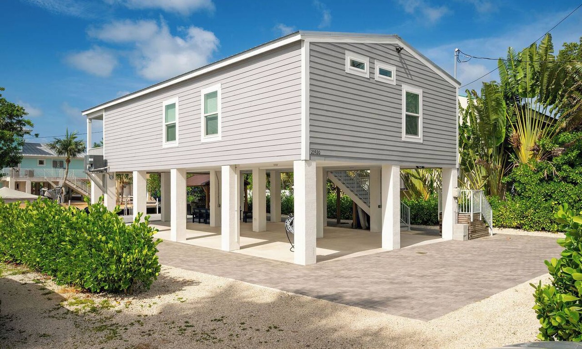 Summerland Key House | NAUTICAL NEST - 3-bedroom canal front tranquil home on Summerland Key with AC