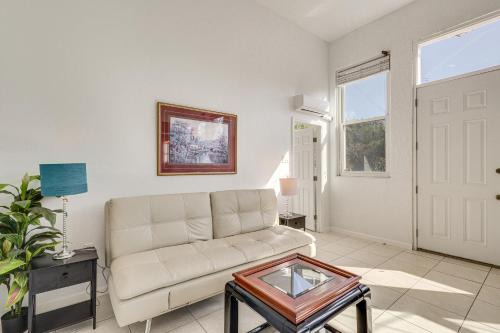 Ruskin Apartment | Near Apollo Beach! Bright Apt w/Essentials