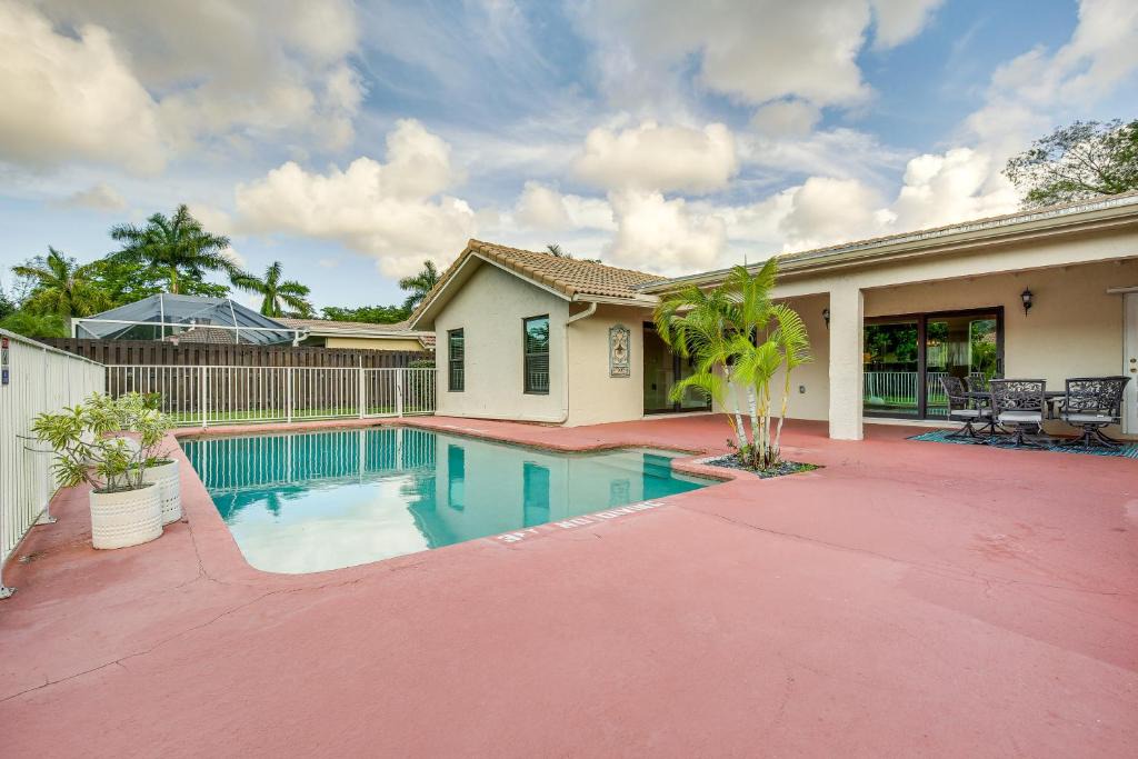 Coral Springs House | Near Golf & Beaches: Coral Springs Home w/Yard!