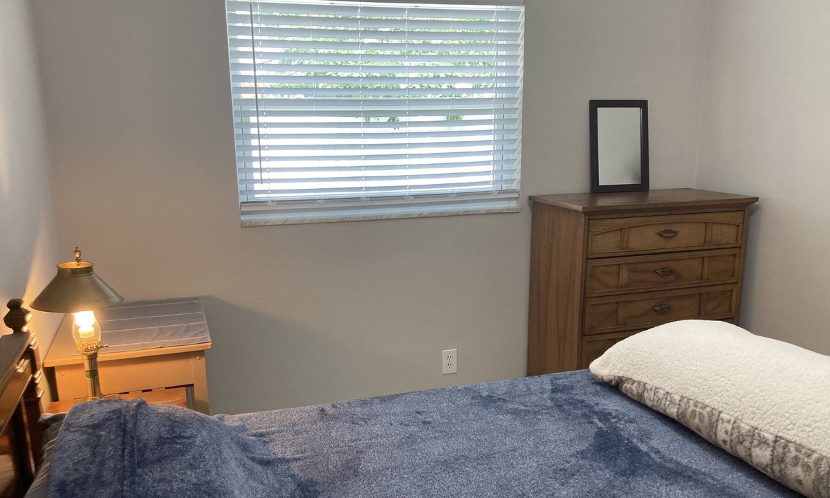 St. Petersburg Cottage | Near Treasure Island, Beach, Comfortable, Cozy, Private