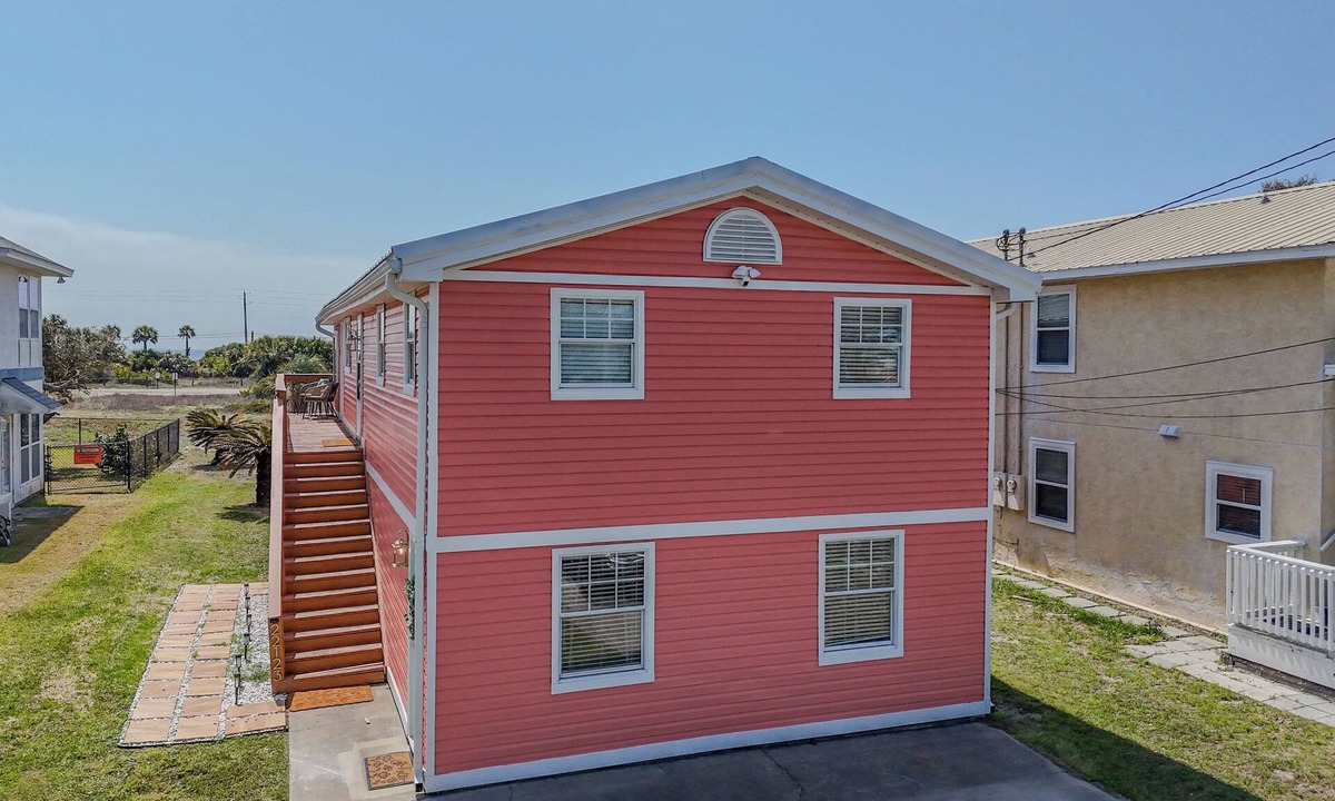 Kiska Beach House | NEW Beach Townhouse-GREAT Location-Walk to Beach
