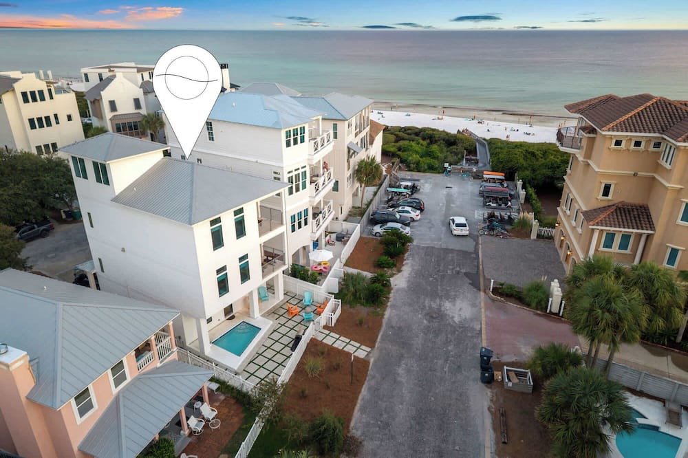 Seawalk Circle House | NEW "Bikinis & Martinis" Private Pool,Gulf Views, Bikes, LSV