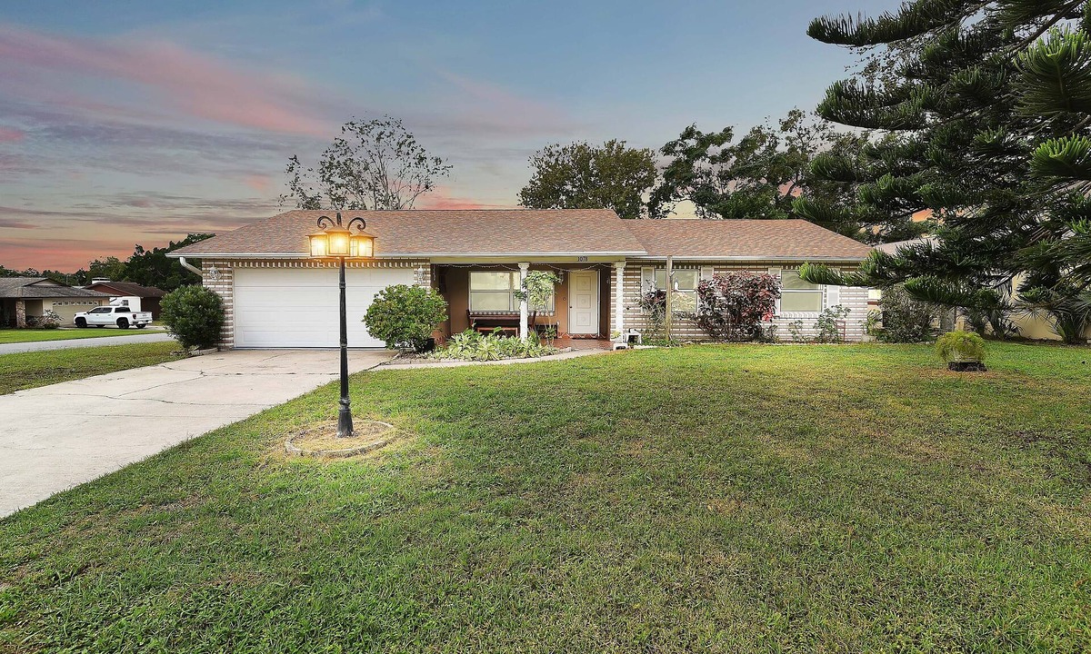 Kingswood House | NEW! Chelsea Way Getaway Bright 4BR Family Retreat