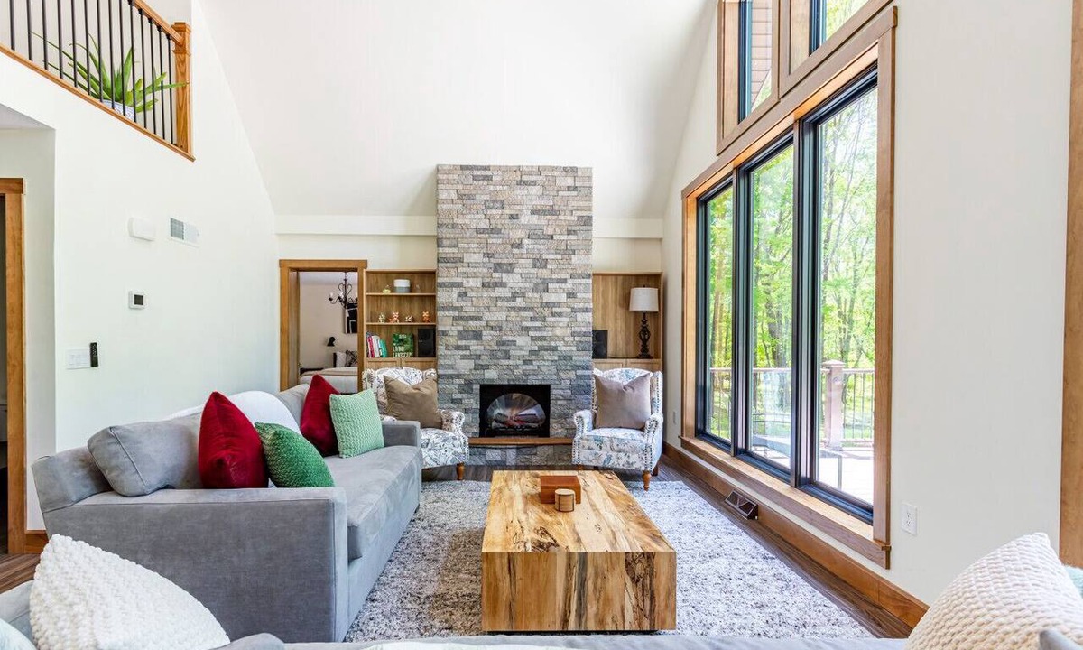 Catskill House | NEW: Gorgeous Grand Chalet w/Hot Tub & Views