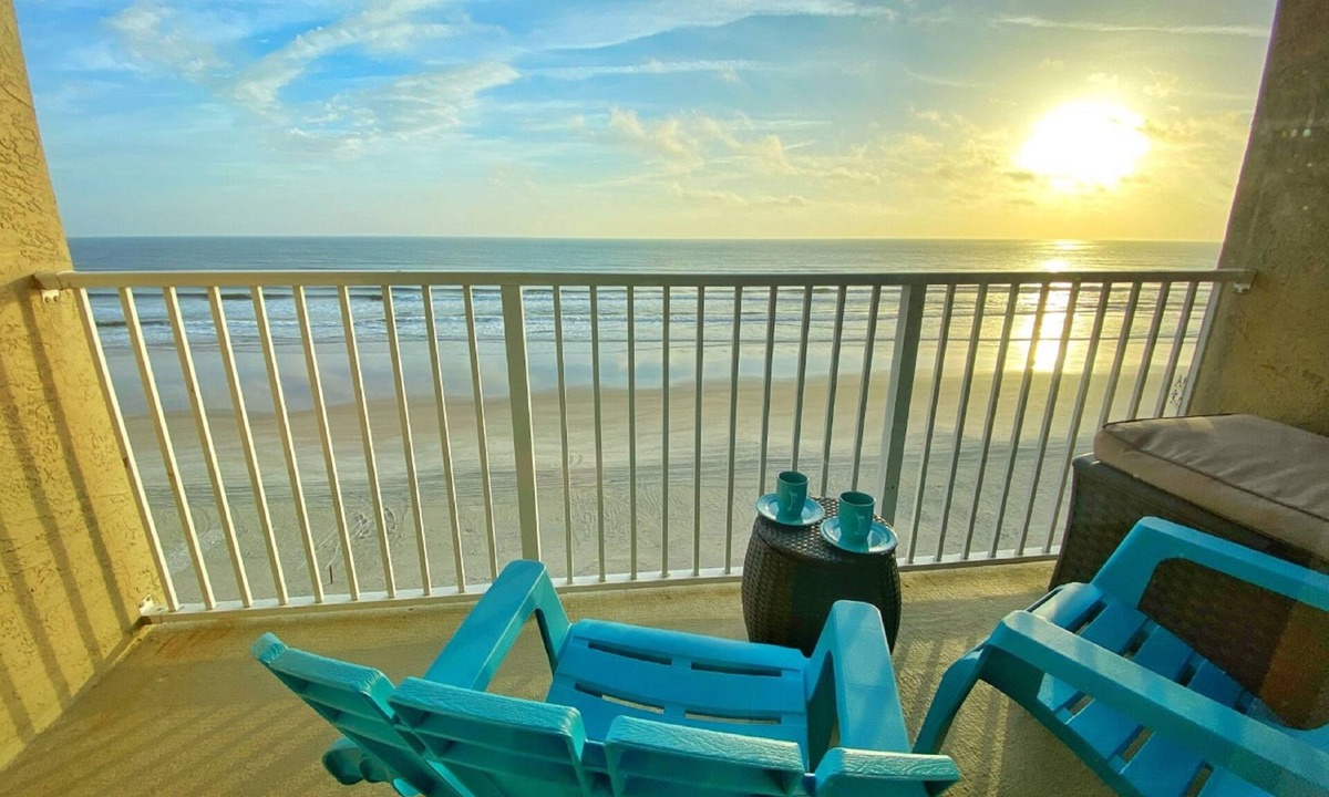 Halifax Estates Apartment | NEW Gorgeous Ocean Front King Bed in Daytona!