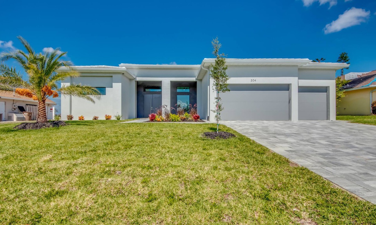 Mariner House | NEW - Heated Pool & Spa - Lake - Western Exposure