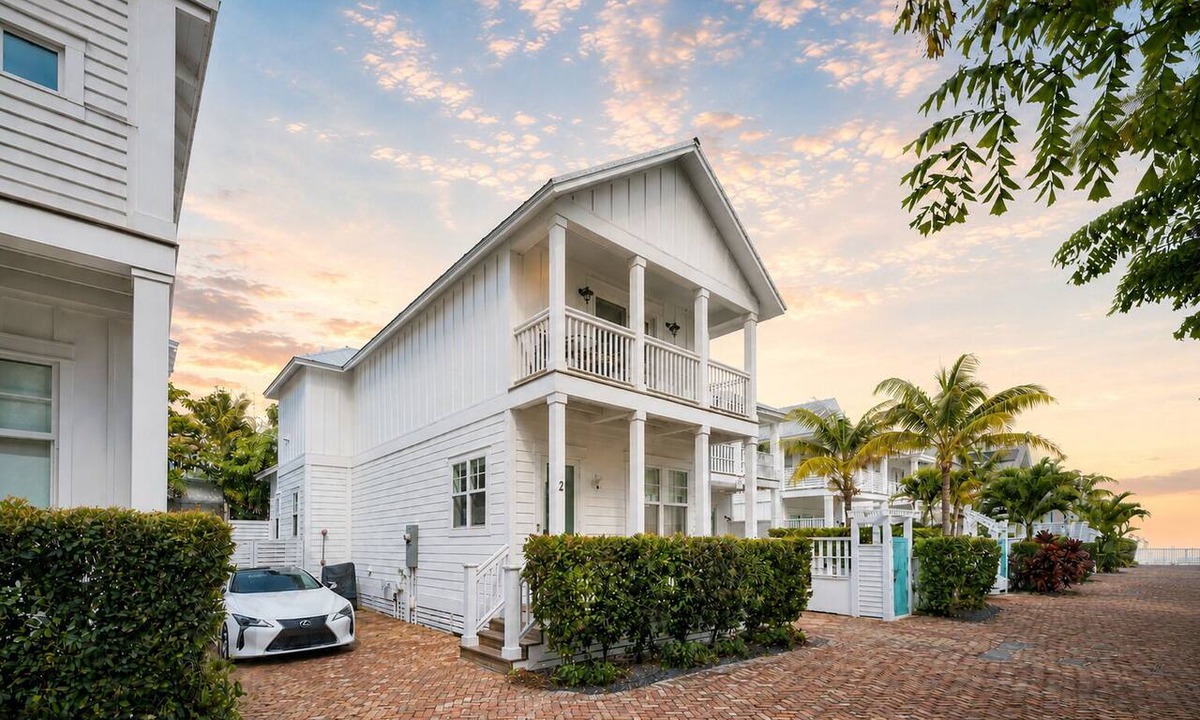 Upper Matecumbe Key House | NEW LISTING! | Walkable Islamorada Townhome with Private Pool & Dockage